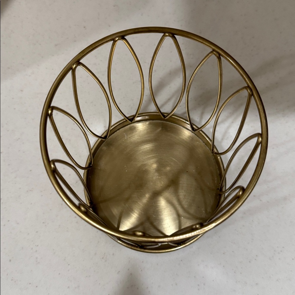 Threshold Gold Metal Base - Picture 2 of 3